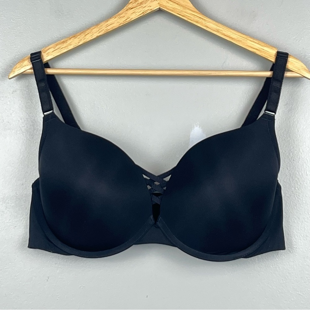 Torrid Curve black padded underwire adjustable strap bra, size 40DD.